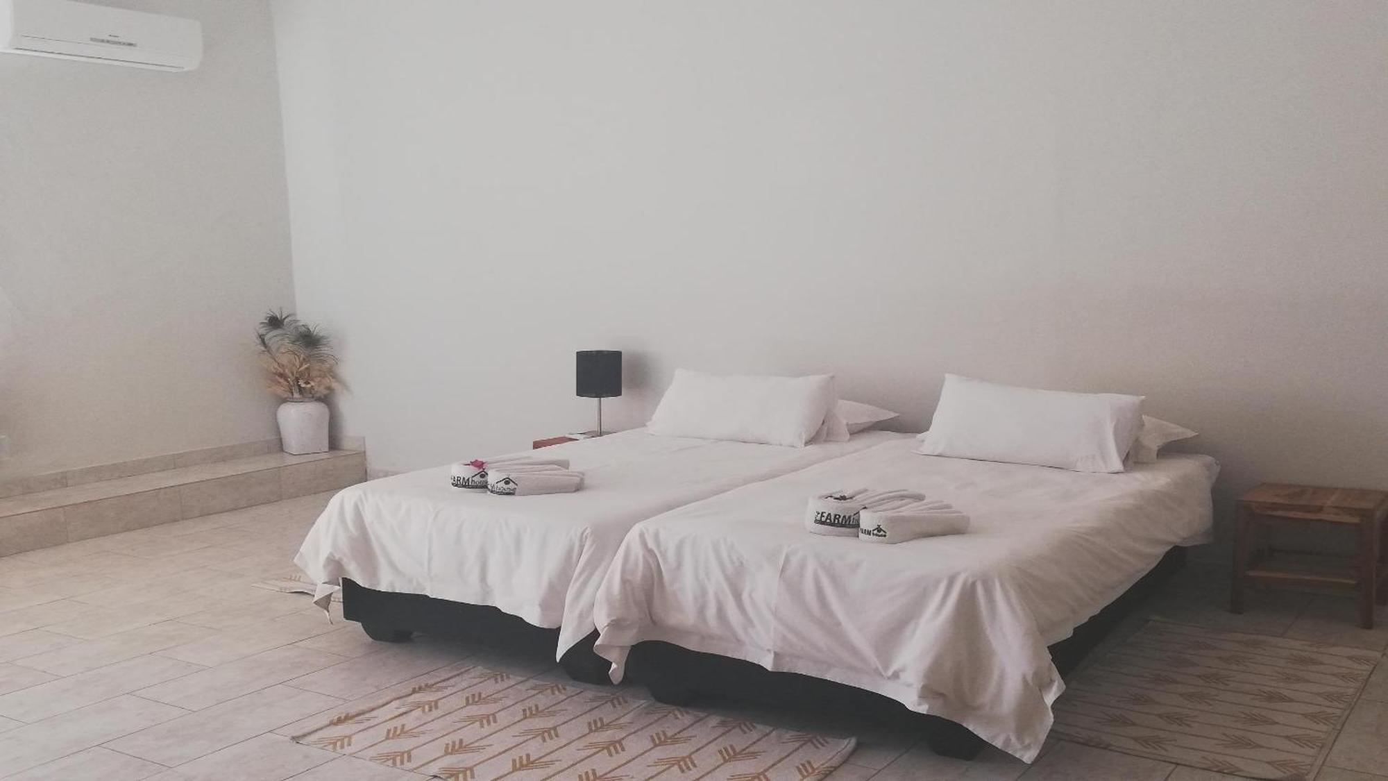 The Farmhouse Boutique Guesthouse And Beergarden Cc Outjo Habitación foto